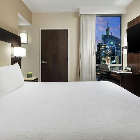 Hilton Garden Inn New York - Times Square Central Ngoại thất bức ảnh