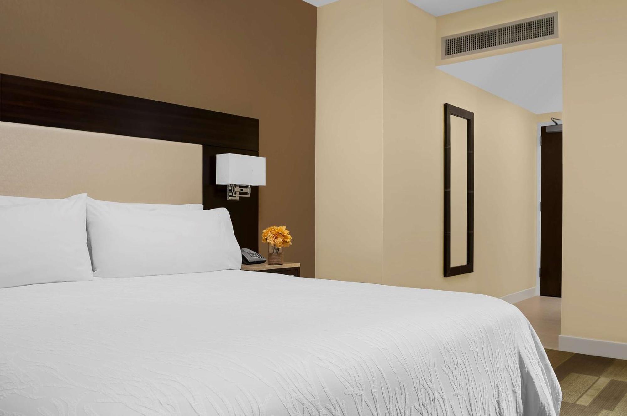 Hilton Garden Inn New York - Times Square Central Ngoại thất bức ảnh