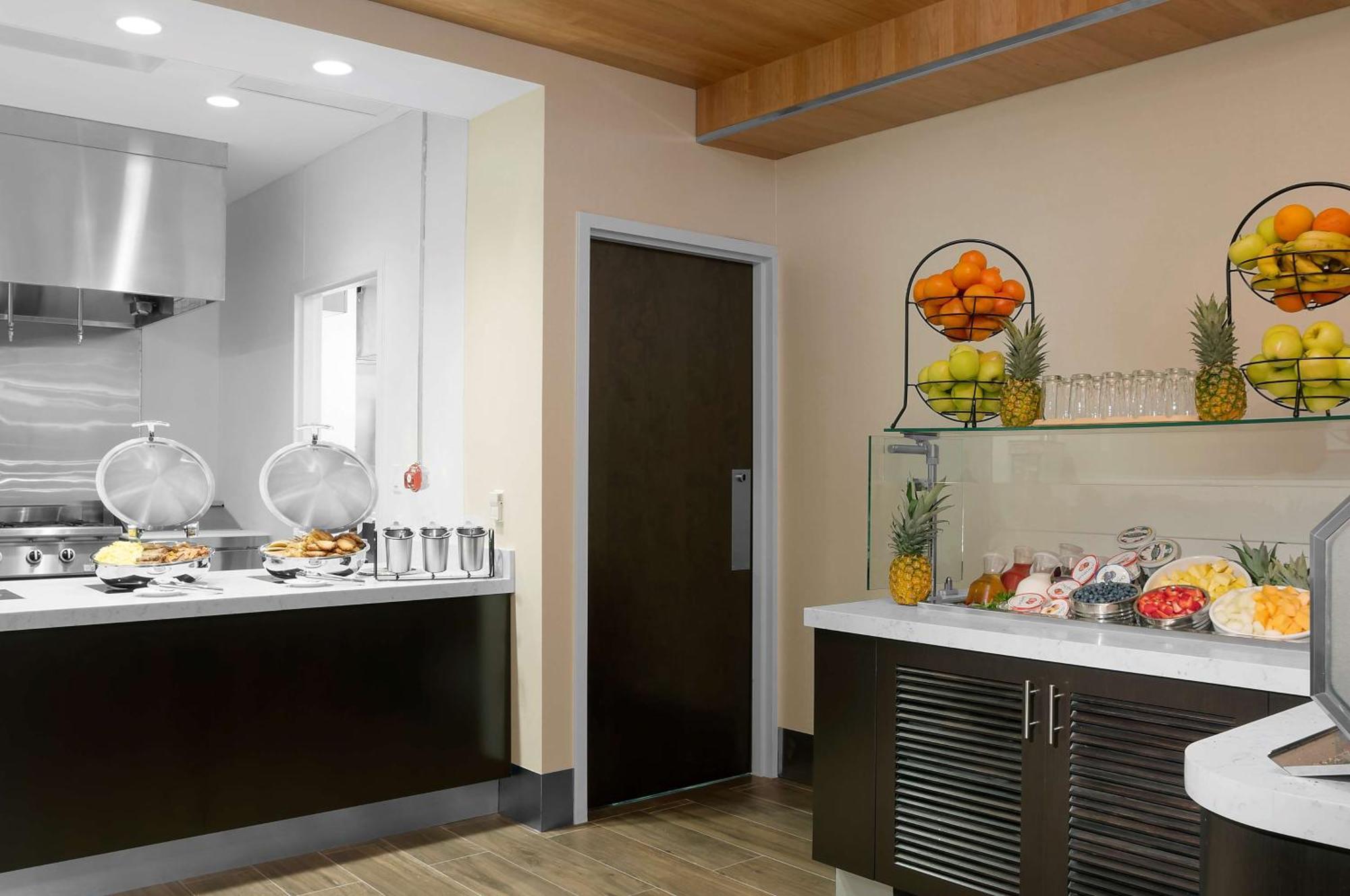 Hilton Garden Inn New York - Times Square Central Ngoại thất bức ảnh