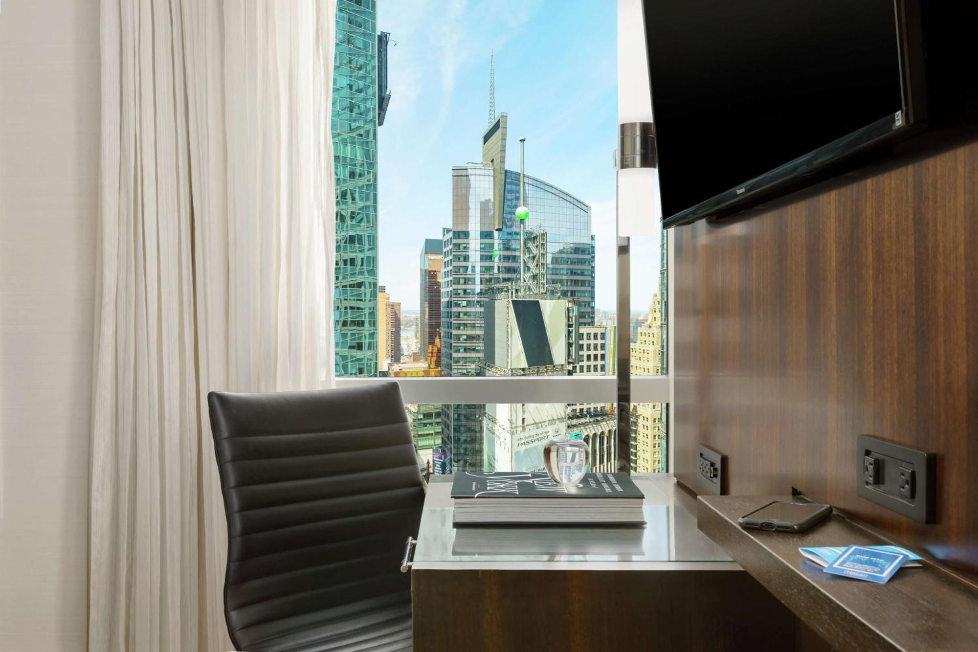 Hilton Garden Inn New York - Times Square Central Ngoại thất bức ảnh