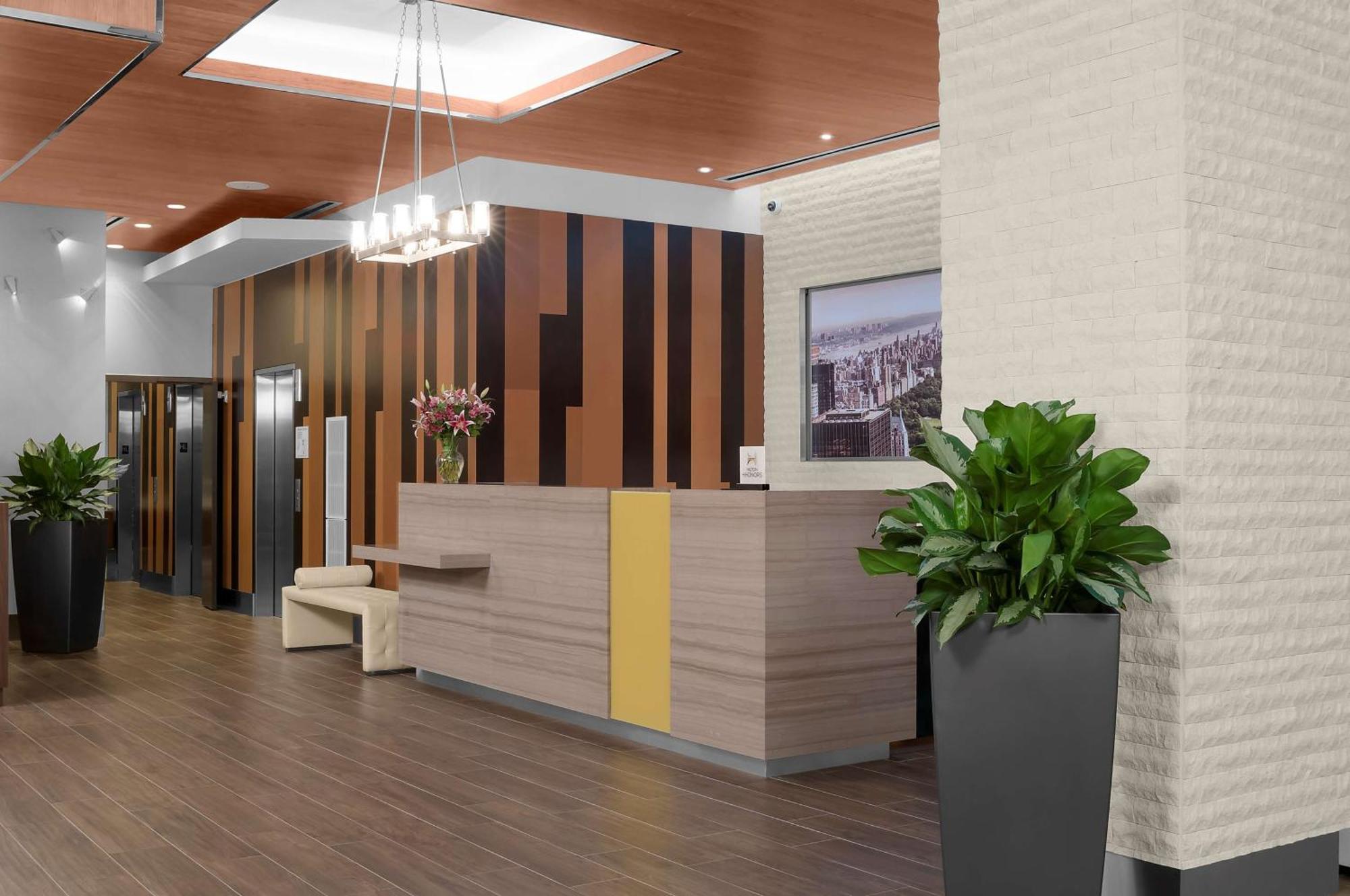 Hilton Garden Inn New York - Times Square Central Ngoại thất bức ảnh