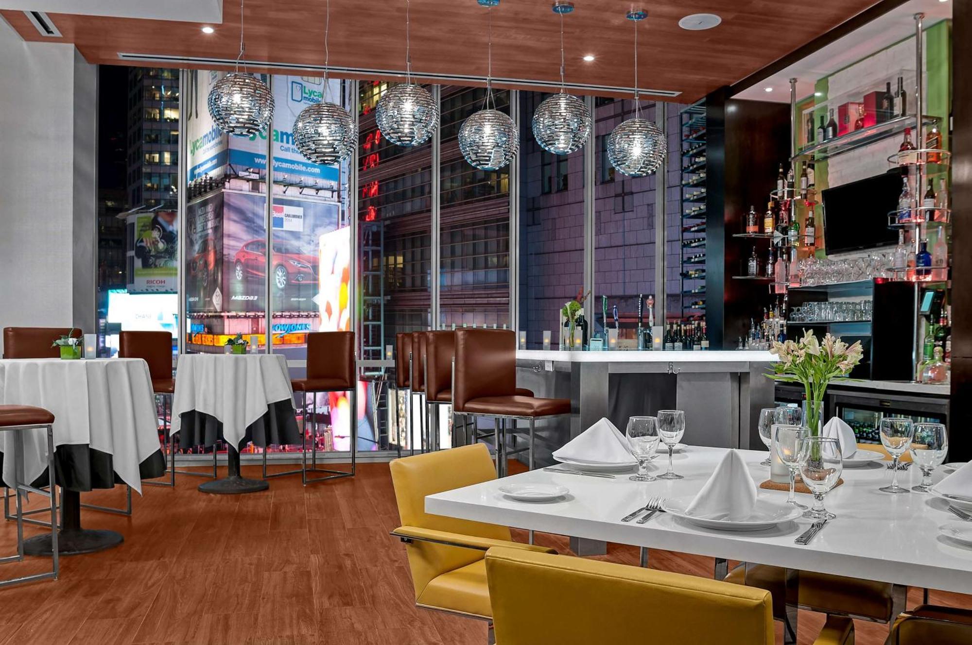 Hilton Garden Inn New York - Times Square Central Ngoại thất bức ảnh